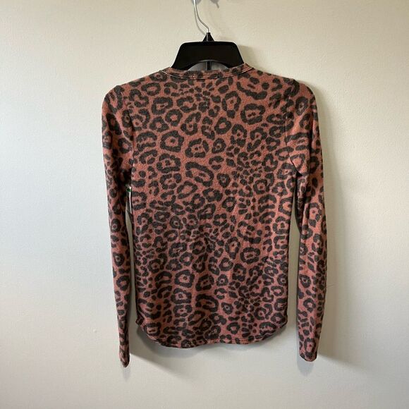 Socialite Leopard Animal Print Soft Long Sleeve Shirt XS NWT - Picture 3 of 4